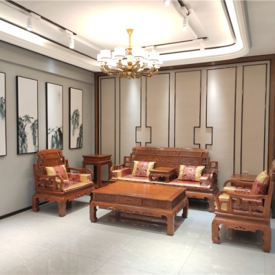 六合同春沙發